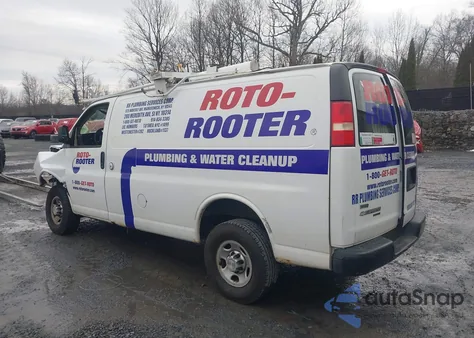 2011 Chevrolet Express 2500 Work Van z USA, uszkodzony, nr VIN 1GCWGFCA3B1128288